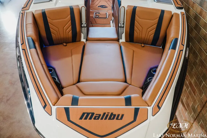 Slide: The Image of Malibu Wakesetter 25 LSV 2025 - 5