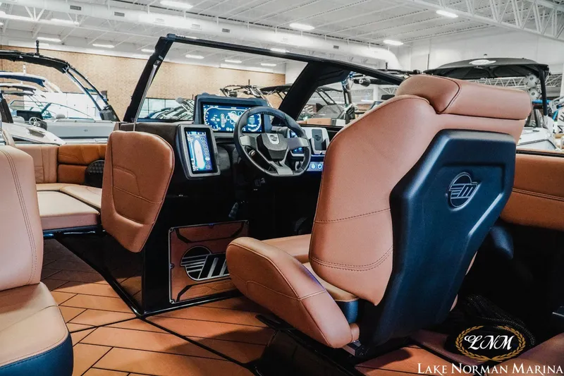 Slide: The Image of Malibu 26 LSV 2024 - 12