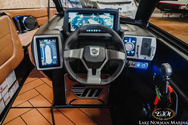 Slide: The Image of Malibu 26 LSV 2024 - 13