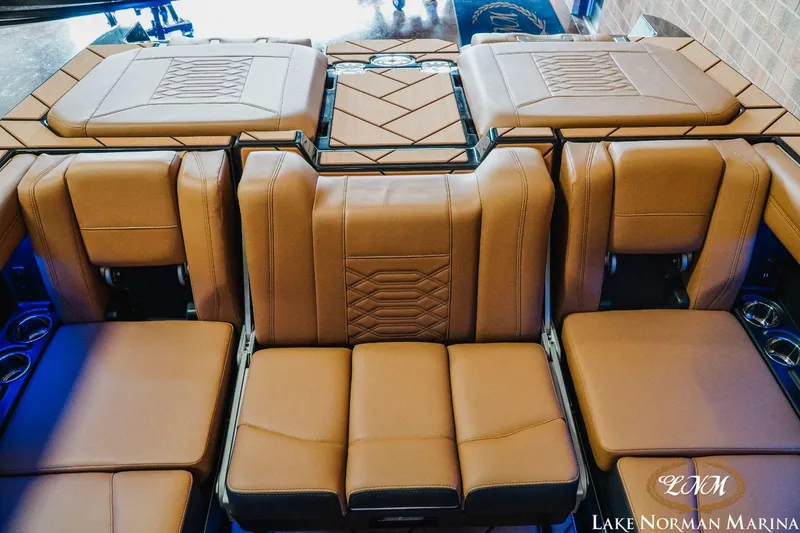 Slide: The Image of Malibu 26 LSV 2024 - 21