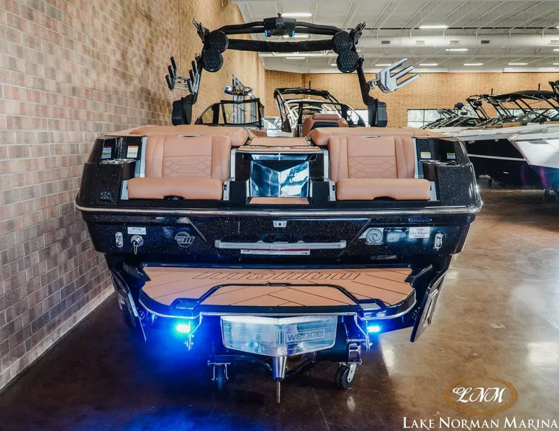 Slide: The Image of Malibu 26 LSV 2024 - 5