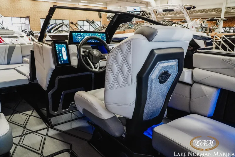Malibu M230 2025 for Sale | MarineSource