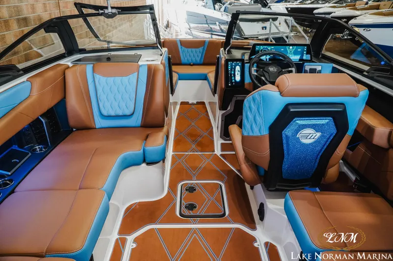 Slide: The Image of Malibu M230 2025 - 11