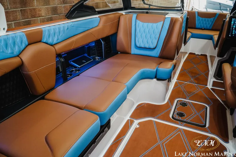 Slide: The Image of Malibu M230 2025 - 12