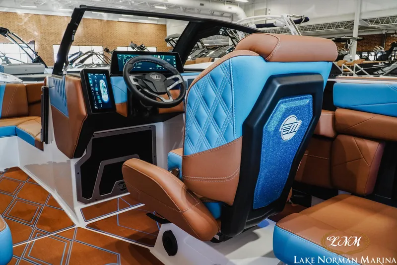 Slide: The Image of Malibu M230 2025 - 18