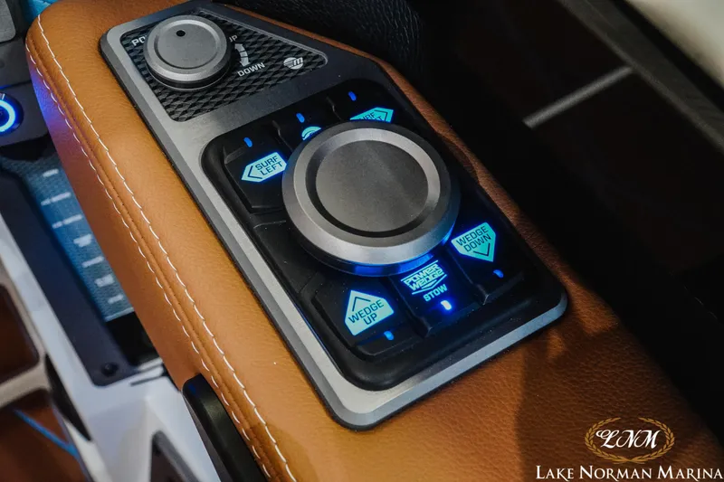 Slide: The Image of Malibu M230 2025 - 21