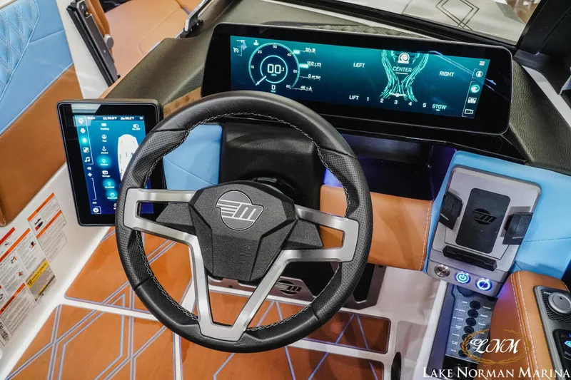 Slide: The Image of Malibu M230 2025 - 22