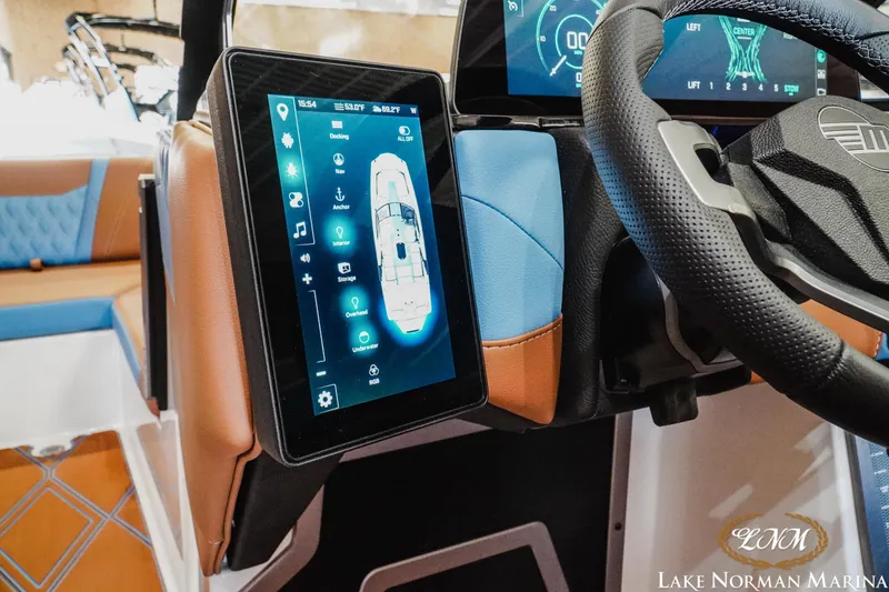 Slide: The Image of Malibu M230 2025 - 23