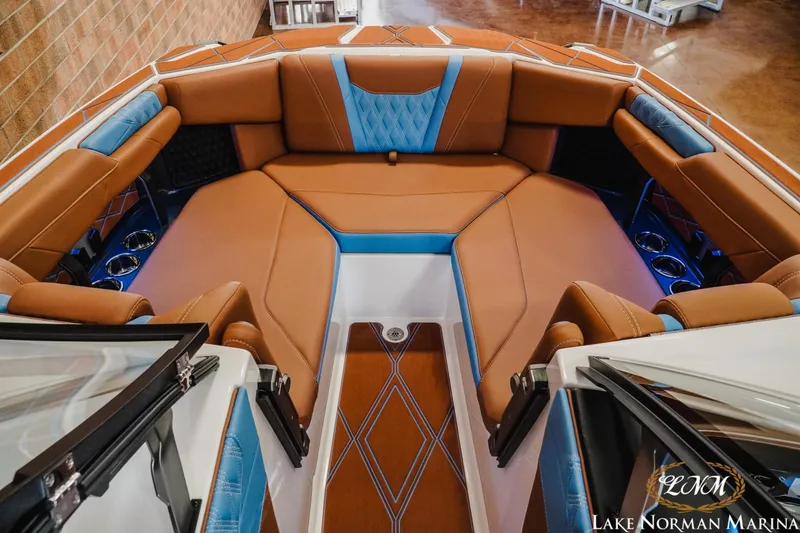 Slide: The Image of Malibu M230 2025 - 26