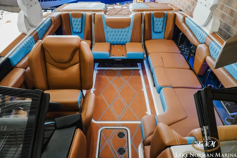 Slide: The Image of Malibu M230 2025 - 28