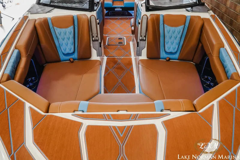 Slide: The Image of Malibu M230 2025 - 5