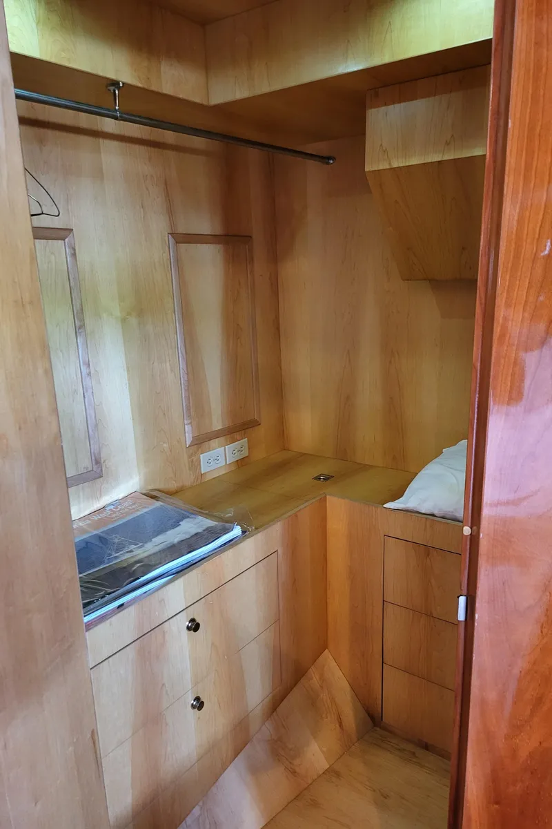 Slide: The Image of Horizon 74 Motor Yacht 2000 - 50