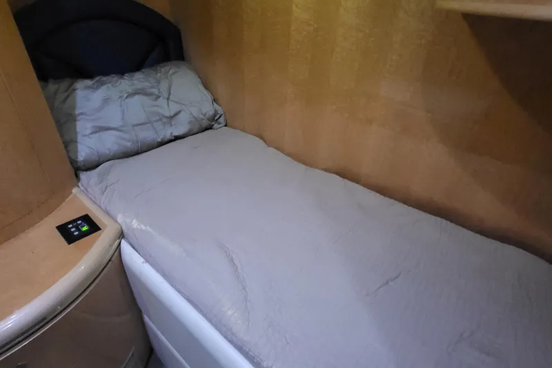 Slide: The Image of Horizon 74 Motor Yacht 2000 - 52