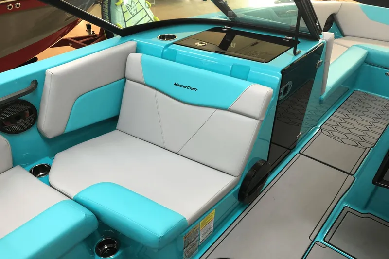 Slide: The Image of MasterCraft NXT24 2025 - 18