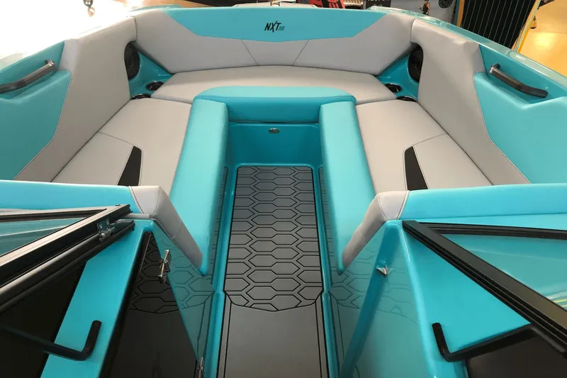Slide: The Image of MasterCraft NXT24 2025 - 20