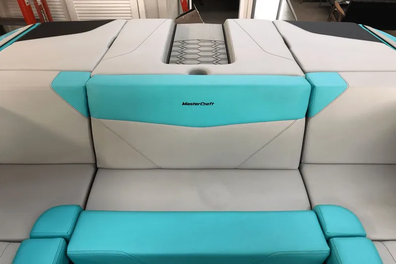 Slide: The Image of MasterCraft NXT24 2025 - 27