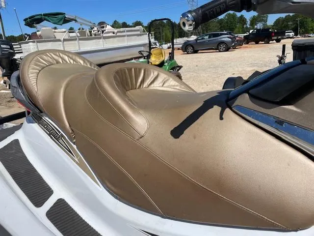 Slide: The Image of 2006 Yamaha WaveRunner FX Cruiser HO with tan seats, parked outdoors. - 4