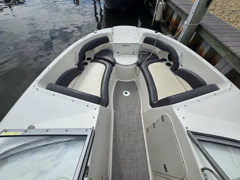 Slide: The Image of Stingray Boat Company 234LR 2017 - 1