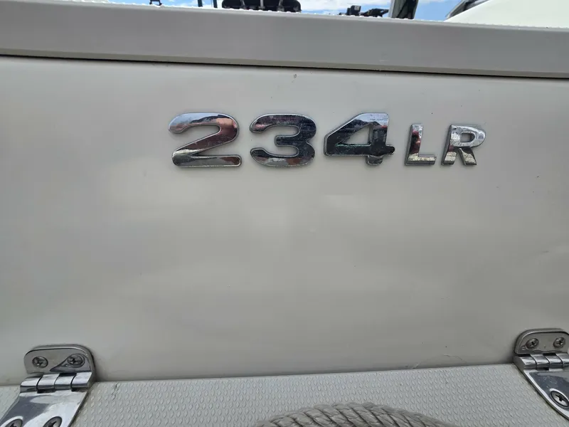 Slide: The Image of Stingray Boat Company 234LR 2017 - 3