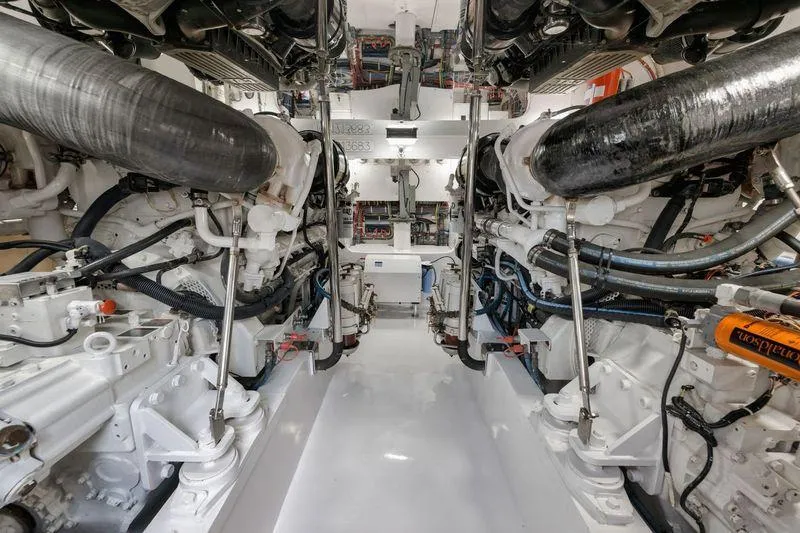 Slide: The Image of Hatteras 60GT 2009 - 51