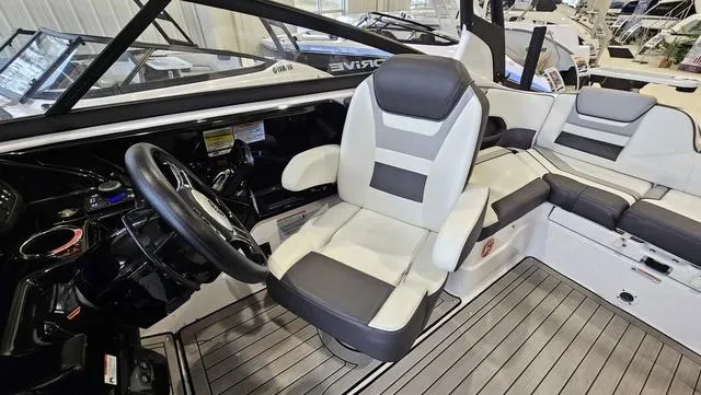 Slide: The Image of Yamaha 212SD 2021 - 11