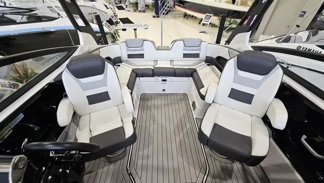 Slide: The Image of Yamaha 212SD 2021 - 8