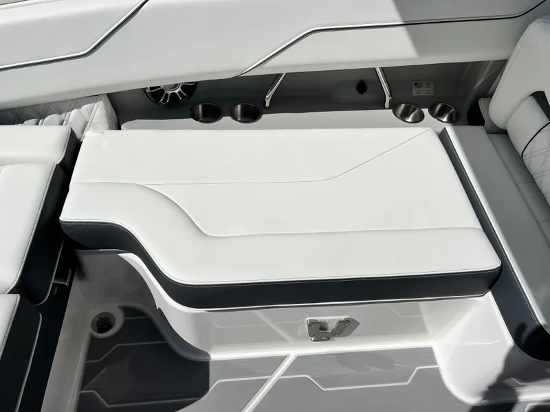 Slide: The Image of Regal LS4 Surf 2022 - 15