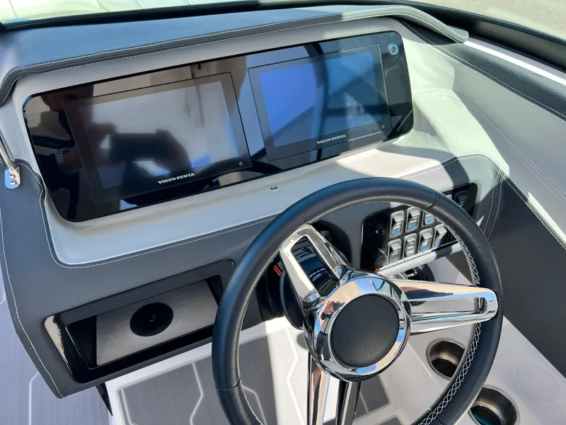 Slide: The Image of Regal LS4 Surf 2022 - 18