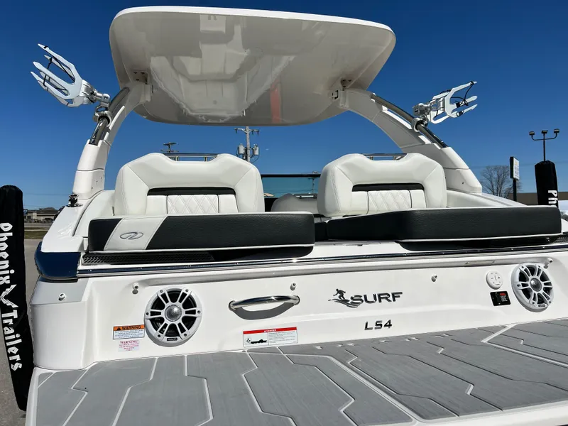 Slide: The Image of Regal LS4 Surf 2022 - 26