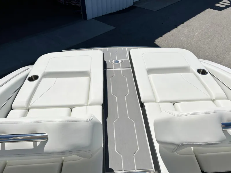 Slide: The Image of Regal LS4 Surf 2022 - 4