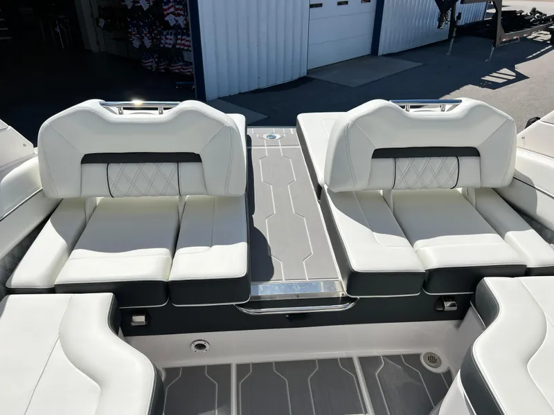 Slide: The Image of Regal LS4 Surf 2022 - 7