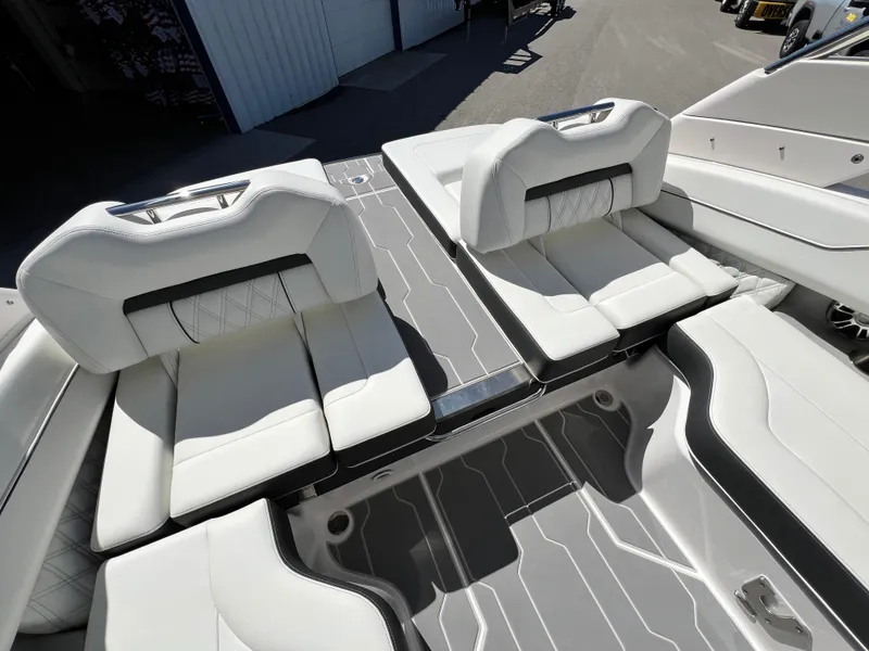 Slide: The Image of Regal LS4 Surf 2022 - 8