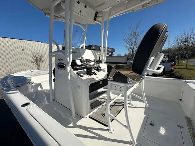 Slide: The Image of Sea Pro 250 BAY DLX W/350HP 2025 - 11