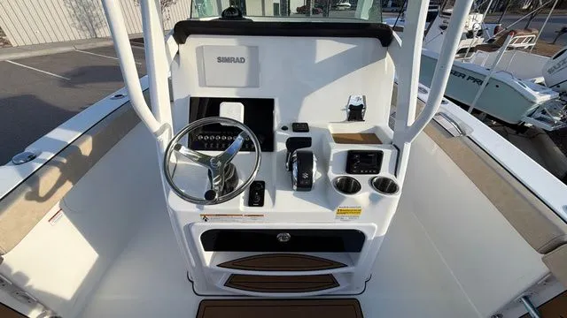 Slide: The Image of Sea Pro 242 SPORT W/3OO/HP 2024 - 13