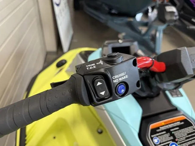 Slide: The Image of 2025 Yamaha Waverunner Jetblaster handlebar controls with cruise and trim features. - 20