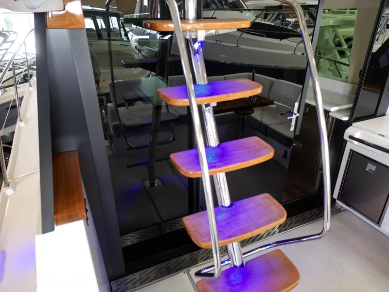 Slide: The Image of Regal 42 Flybridge 2023 - 22