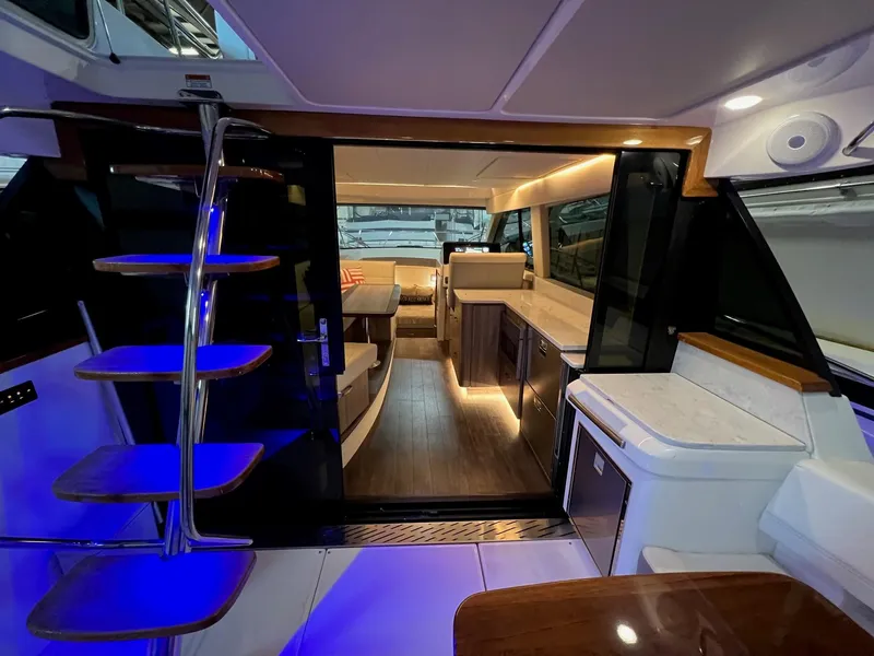 Slide: The Image of Regal 42 Flybridge 2023 - 25