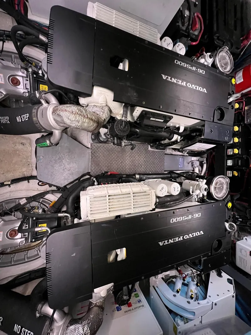 Slide: The Image of Regal 42 Flybridge 2023 - 53