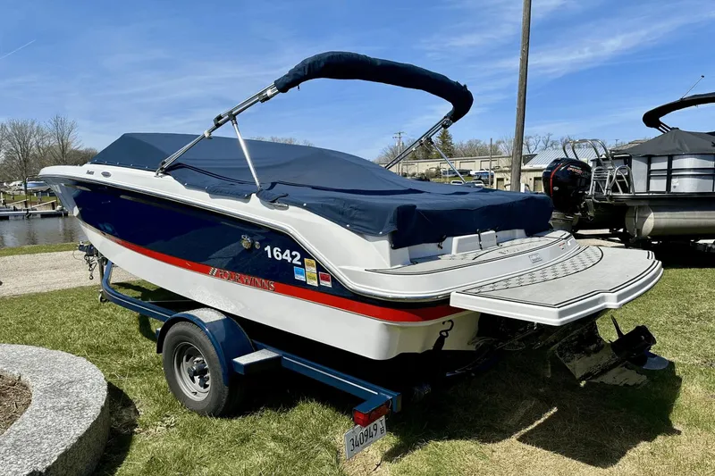 Slide: The Image of Four Winns HD 180 2019 - 3