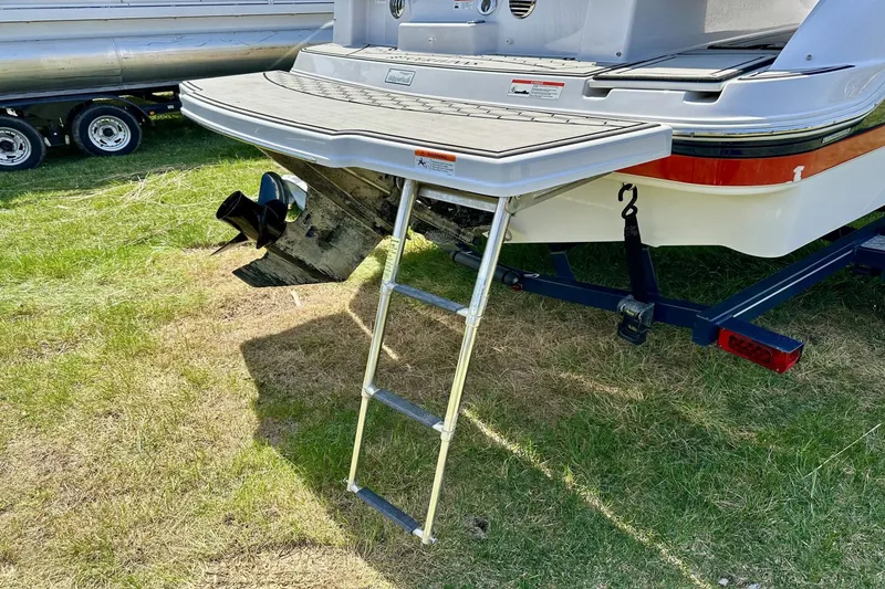 Slide: The Image of Four Winns HD 180 2019 - 40