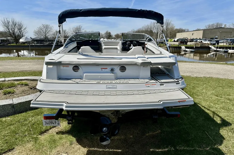 Slide: The Image of Four Winns HD 180 2019 - 42