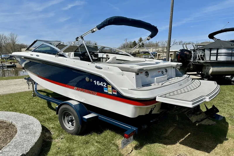 Slide: The Image of Four Winns HD 180 2019 - 43