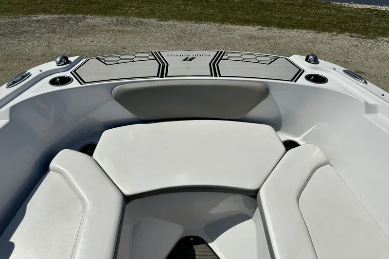 Slide: The Image of Four Winns HD 180 2019 - 7