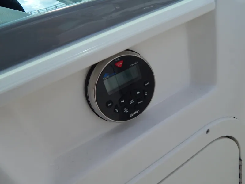 Slide: The Image of Control panel on 2021 Chaparral 23 SSi boat dashboard. - 41