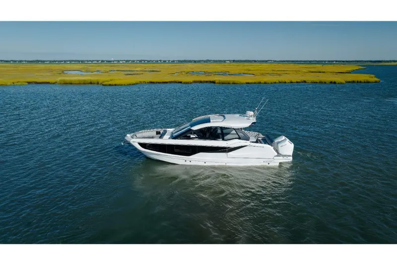 Slide: The Image of 2023-Galeon-375-GTO-MarineMax - 51
