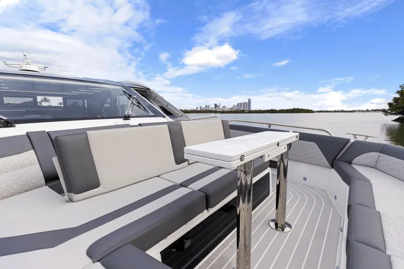 Slide: The Image of Galeon 435 GTO 2025 - 26