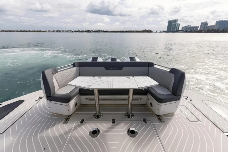 Slide: The Image of Galeon 435 GTO 2025 - 37