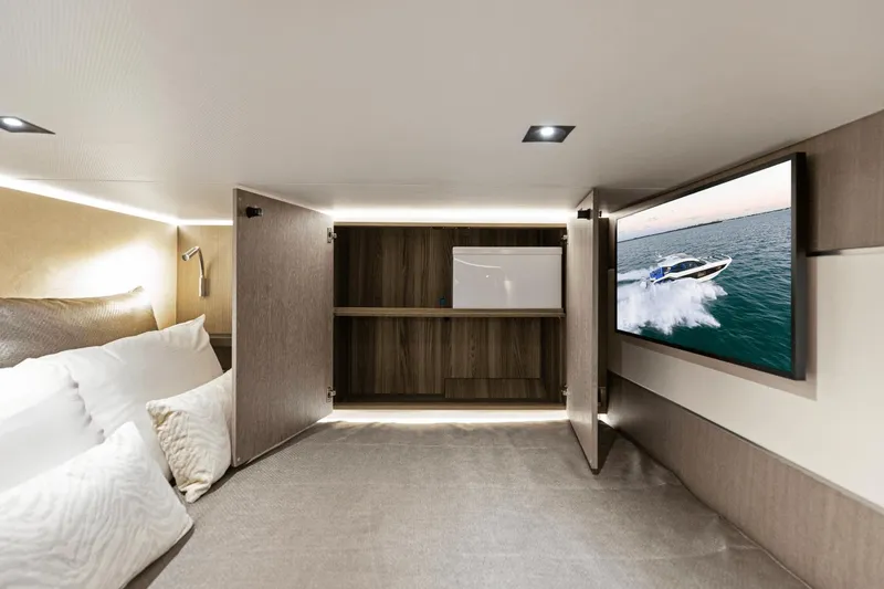 Slide: The Image of Galeon 435 GTO 2025 - 41