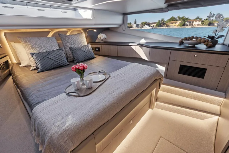 Slide: The Image of Galeon 435 GTO 2025 - 45