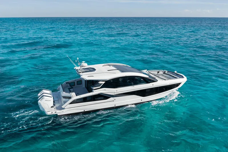 Slide: The Image of Galeon 435 GTO 2025 - 5